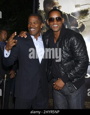 Jamie Foxx und will Smith bei der Weltpremiere seines neuen Films „The Kingdom“ im Mann's Village Theatre, Westwood. Stockfoto