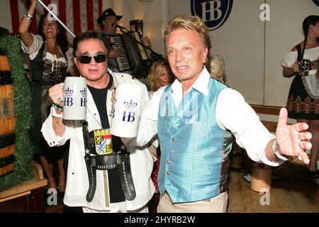 Roy Horn von Siegfried & Roy stirbt mit 75 Jahren an einem Coronavirus in Las Vegas, NV. 13. September 2014 Las Vegas, NV. Siegfried Fischbacher, Roy Horn Siegfried & Roy Kick Off Oktoberfest, Hofbbrauhaus Stockfoto