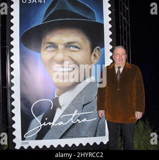 Frank Sinatra Jr. bei einer Vorschau von Frank Sinatras US-Briefmarke im Beverly Hilton Hotel in Los Angeles. Stockfoto