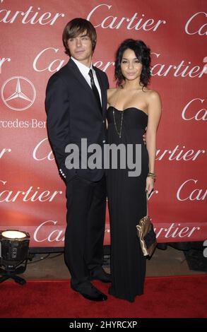 Zac Efron und Vanessa Hudgens nehmen an der Gala der Palm Springs International Film Festival Awards 2008 im Palm Springs Convention Center in Kalifornien Teil. Stockfoto