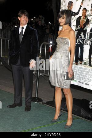 Tom Cruise und Katie Holmes kommen zur Premiere von „Mad Money“ im Mann Village Theater in Kalifornien. Stockfoto