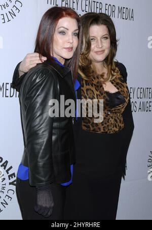 Priscilla Presley und Tochter Lisa Marie Presley nahmen am 'Elvis '68 Comeback Special 40. Anniversary' während des jährlichen Paley Television Festivals 25. in Los Angeles Teil Stockfoto