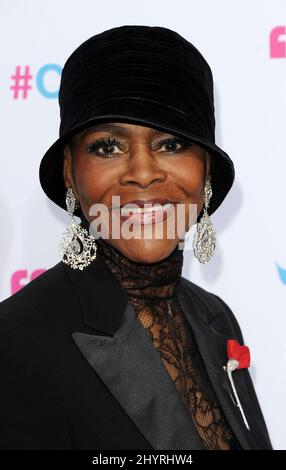 DATEI FOTO: Bühne und Bildschirm preisgekrönte Schauspielerin Cicely Tyson, starb im Alter von 96 heute, 28. Januar 2021. 12. Januar 2012 Los Angeles, Ca. Cicely Tyson 2012 Critics' Choice Movie Awards - Ankunft im Hollywood Palladium Stockfoto