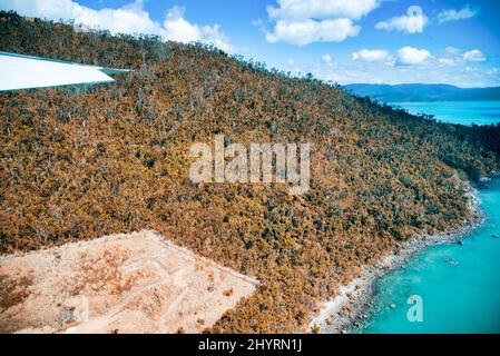 Luftaufnahme von Airlie Beach Cannonvale Küste, Australien. Stockfoto