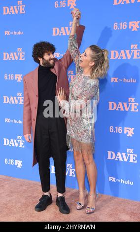 Dave Burd und Taylor Misiak Ankunft in der ¢ €˜Dave¢ €™ Saison 2 Premiere am Greek Theatre am 10. Juni 2021 in Los Angeles, CA. Stockfoto