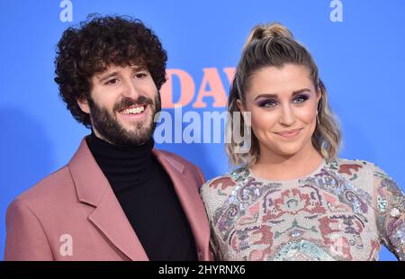 Dave Burd und Taylor Misiak Ankunft in der ¢ €˜Dave¢ €™ Saison 2 Premiere am Greek Theatre am 10. Juni 2021 in Los Angeles, CA. Stockfoto