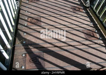 In ganz Großbritannien - Ein Tagesausflug nach Worsley, Greater Manchester, Großbritannien, nach dem Aufstieg des Bridgewater Canal - der Alphabet Bridge Stockfoto