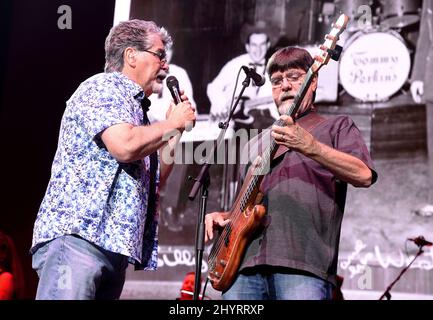 Randy Owen und Teddy Gentry aus Alabama treten am Eröffnungswochenende der Alabama 50. Anniversary Tour in der Bridgestone Arena am 03. Juli 2021 in Nashville, TN, auf. Stockfoto