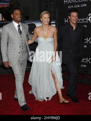 Will Smith, Charlize Theron und Jason Bateman bei der Hancock-Premiere im Grauman's Chinese Theatre, Los Angeles. Stockfoto