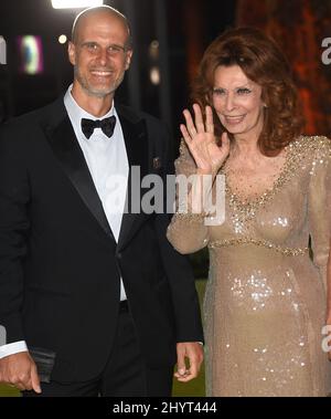 Edoardo Ponti & Sophia Loren bei der Eröffnungsgala des Academy Museum of Motion Picturs zu Ehren von Haile Gerima und Sophia Loren am 25. September 2021 in Los Angeles, CA. Stockfoto