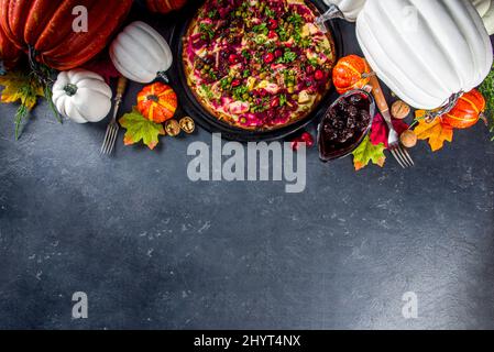 Thanksgiving Restpizza, klassische putenbrötchen oder Sandwich in Form von Pizza Stockfoto