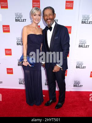 Hilary Quinlan und Bryant Gumbel nehmen an der Herbst Fashion Gala des New York City Ballet 2021 Teil, die am 30. September 2021 im David H. Koch Theatre im Lincoln Center in New York City, NY, stattfindet Stockfoto