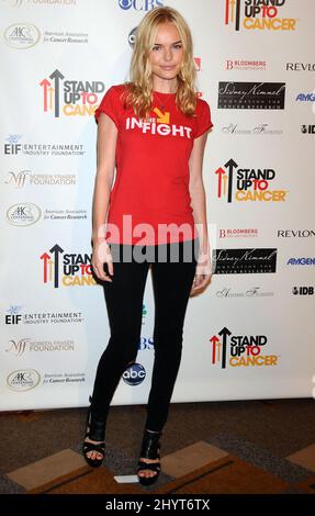 Kate Bosworth trifft am Stand Up to Cancer Benefit im Kodak Theatre in Hollywood, Kalifornien, ein. Stockfoto