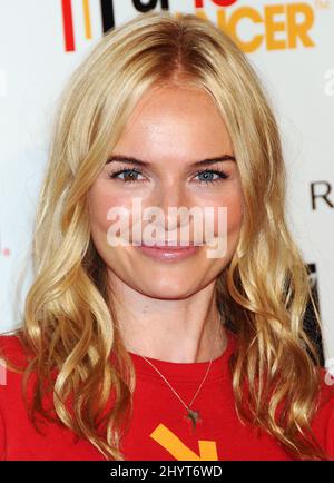 Kate Bosworth trifft am Stand Up to Cancer Benefit im Kodak Theatre in Hollywood, Kalifornien, ein. Stockfoto