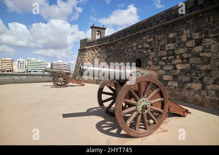 castillo de san gabriel Steinfestung beherbergt das Geschichtsmuseum museo de historia arrecife lanzarote kanarische Inseln spanien Stockfoto