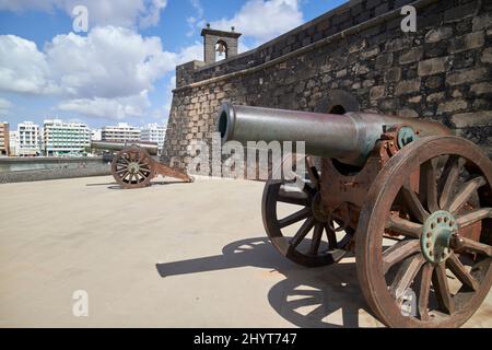 castillo de san gabriel Steinfestung beherbergt das Geschichtsmuseum museo de historia arrecife lanzarote kanarische Inseln spanien Stockfoto