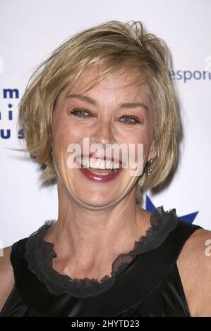 Sharon Stone im Zimmer Children's Museum 8. Annual Discovery Awards Dinner im Beverly Hills Hotel. Stockfoto