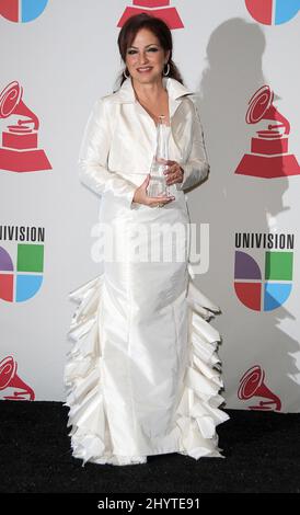 Gloria Estefan im Presseraum während der jährlichen Latin GRAMMY Awards 9. – Person des Jahres, die im George R. Brown Convention Center abgehalten wurde. Stockfoto