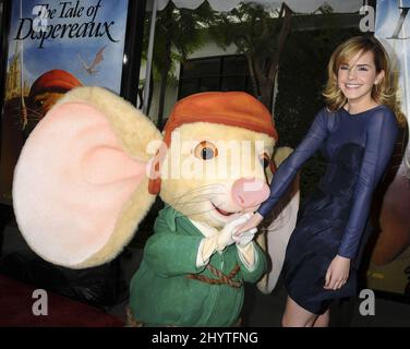 Emma Watson kommt zu The Tale of Despereaux, einer Filmpremiere im ArcLight Theatre, Hollywood, Kalifornien. Stockfoto