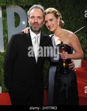 Sam Mendes und Kate Winslet bei der Vanity Fair Oscar Party 2009 im Sunset Tower Hotel in West Hollywood. Stockfoto