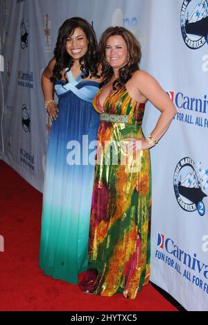 Jordin Sparks und ihre Mutter Jodi nehmen am „One Splendid Evening“-Konzert Teil, das der Save the Music Foundation VH1 an Bord des Kreuzschiffs Carnival Splendour im Hafen von Los Angeles, San Pedro, USA, zugute kommt. Stockfoto