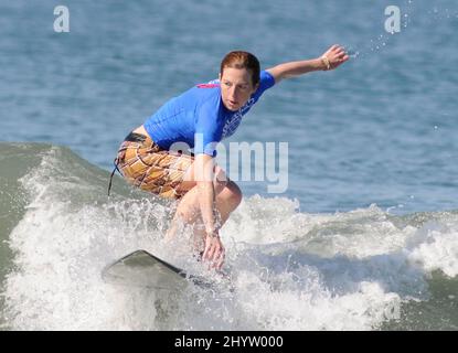 Tanna Frederick beim jährlichen Surfathon „Project Save Our Surf“ 1. in Santa Monica Beach, Kalifornien, USA. Stockfoto