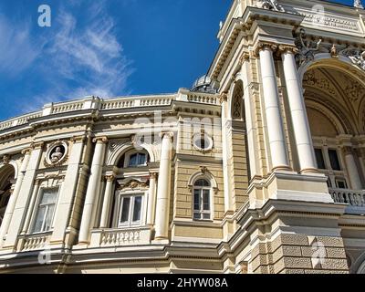 Odessa National Academic Theatre (die italienische Barockfassade des Odessa Opera and Ballet Theatre), in der Ukraine. Stockfoto