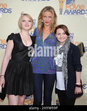 Sofia Vassilieva, Cameron Diaz und Abigail Breslin kommen zu den MTV Movie Awards 2009 im Gibson Amphitheatre, Universal City, Los Angeles. Stockfoto