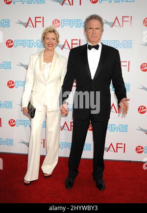 Annette Bening und Warren Beatty beim Michael Douglas mit dem AFI Lifetime Achievement Award ausgezeichnet, der von TV Land in den Sony Picturs Studios in Culver City, Kalifornien, verliehen wird. Stockfoto