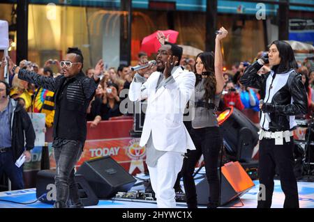 Die Black Eyed Peas treten auf der „Today“ Show Concert Series von NBC auf dem Rockefeller Plaza in New York, USA Stockfoto