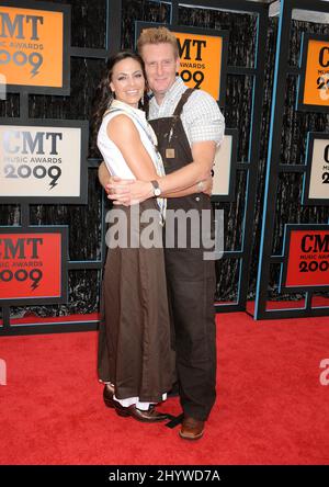 Joey Martin Feek, links, und Rory Lee Feek vom Country-Musik-Duo Joey und Rory bei den CMT Music Awards 2009 im Sommet Center in Nashville, Tennessee. Stockfoto