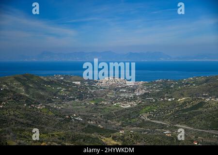 Typischer Panoramablick auf Cilento, ein geografisches Gebiet von ​​southern Italien in der Provinz Salerno. Stockfoto