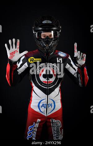 MANCHESTER, GROSSBRITANNIEN. MÄR 14. Brady Kurtz (Kapitän) von Belle Vue ‘ATPI' Aces während des Belle Vue Aces Press Day im National Speedway Stadium am Montag, 14.. März 2022. (Kredit: Eddie Garvey | MI Nachrichten) Kredit: MI Nachrichten & Sport /Alamy Live Nachrichten Stockfoto