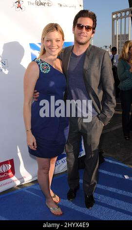 Amy Smart und Branden Williams bei der „Night Under the Stars“-Gala von Heal the Bay im Jonathan Club, Santa Monica. Stockfoto