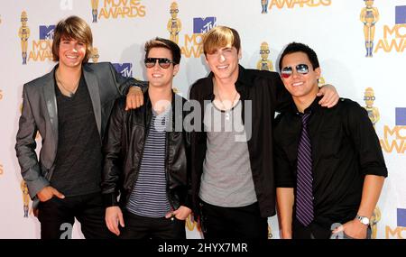 James Maslow, Logan Henderson, Kendall Schmidt und Carlos Pena während der MTV Movie Awards 2010 im Gibson Amphitheatre in Universal City, Kalifornien Stockfoto