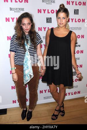 Cory Kennedy und Peaches Geldof bei der Musikausgabe-Party des Nylon Magazine in der SkyBar im Mondrian Hotel in Los Angeles, USA. Stockfoto