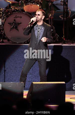 Ringo Starr tritt auf seiner All-Starr Band Summer Tour 11. auf, die im Bethel Woods Center for the Arts in New York, USA, stattfindet. Stockfoto