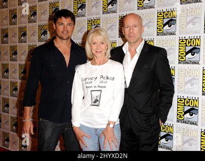 Karl Urban, Helen Mirren und Bruce Willis auf der Comic Con International 2010, Tag 1, die im San Diego Convention Center, San Diego, stattfand. Stockfoto