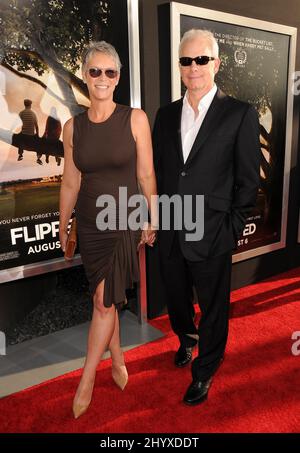 Jamie Lee Curtis und Christopher Guest bei der Premiere von „Flipped“ im Cinerama Dome in Los Angeles, USA. Stockfoto