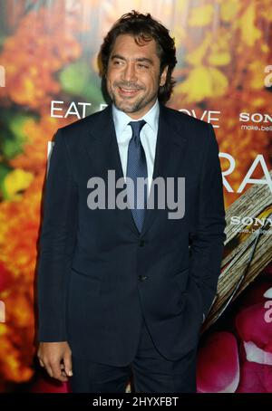 Javier Bardem bei der Premiere von „Eat Pray Love“ im Ziegfeld Theater in New York, USA. Stockfoto