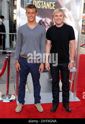 Rick Schroder und Sohn Luke während der „Going the Distance“-Premiere in Los Angeles im Grauman's Chinese Theatre, Kalifornien Stockfoto