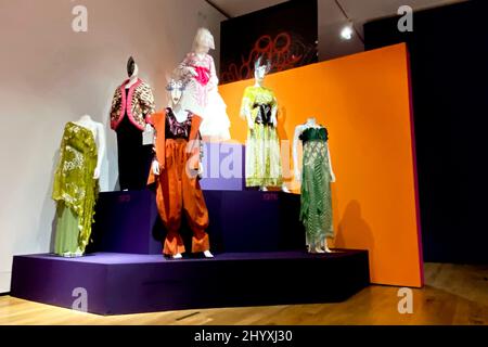 Zandra Rhodes 50 Jahre Fabulous Stockfoto