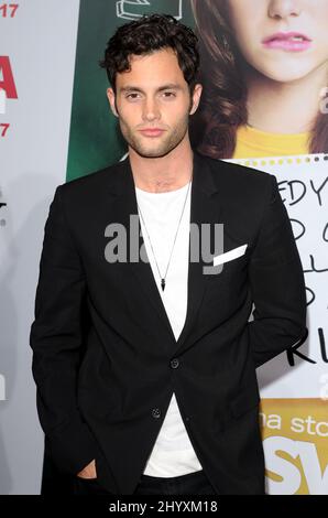 Penn Badgley bei der Premiere von „Easy A“ im Grauman's Chinese Theatre, Los Angeles. Stockfoto