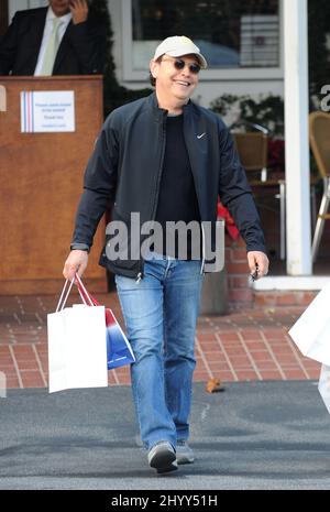 Billy Crystal Shopping in Fred Segal, Los Angeles. Stockfoto