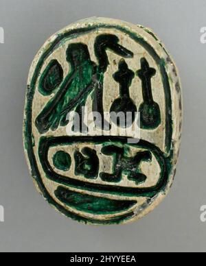 Scarab mit Thronname von Thutmose III und einem Bild der Göttin Mutter. Ägypten, Neukönigreich, 18.–20. Dynastie (1504–1081 v. Chr.). Skulptur. Steatit mit moderner grüner Farbe Stockfoto