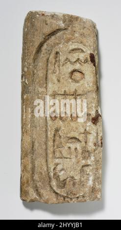 Kalksteinfragment mit Kartusche von Neferneferuaten Nofretete. Ägypten, Neues Königreich, 18. Dynastie, Regierungszeit von Echnaton (1372-1355 v. Chr.). Skulptur. Kalkstein Stockfoto