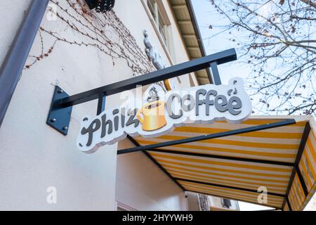 USA. 25. Januar 2022. Schild an der Fassade im Philz Coffee Café in Lafayette, Kalifornien, 25. Januar 2022. (Foto: Gado/Sipa USA) Quelle: SIPA USA/Alamy Live News Stockfoto