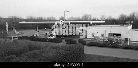 Shell-Tankstelle in Chester Services M56 Cheshire UK Stockfoto