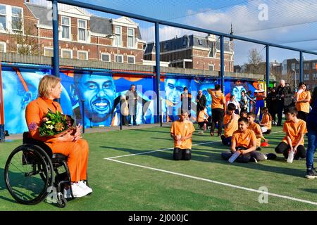 DEN HAAG, NIEDERLANDE - 15. MÄRZ: Die niederländische Chefin Esther Vergeer bei der Präsentation der Olympischen und Paralympischen Athleten im Schilderswijk am 15. März 2022 in Den Haag, Niederlande (Foto: Kees Kuijt/BSR Ageny) NOCNSF Stockfoto