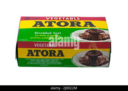 Schachtel Atora Gemüsezerkleinertes Suet auf weißem Hintergrund - geeignet für Vegetarier - für flauschige Knödel, Gebäck, Pudding und Kuchen Stockfoto